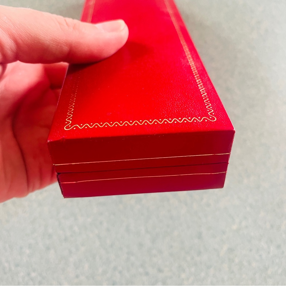 Red Gift Box - Picture 4 of 5